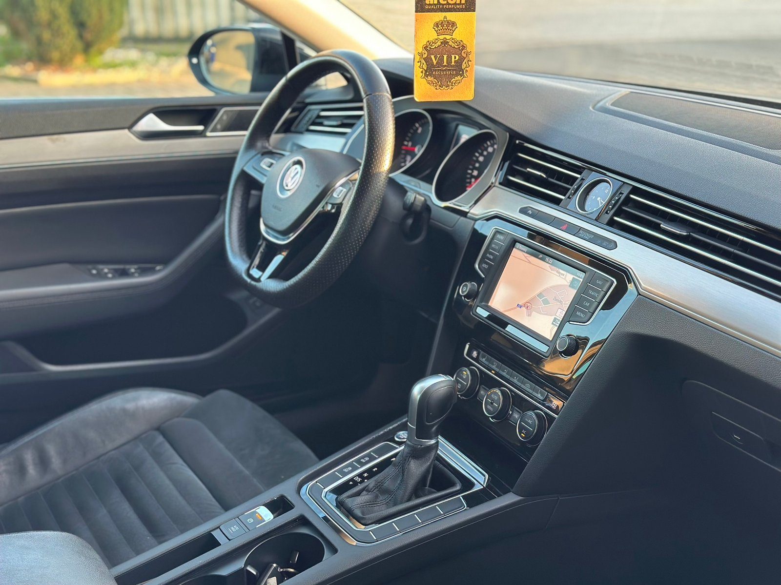 2016 Volkswagen Passat R-Line — fotografija 9