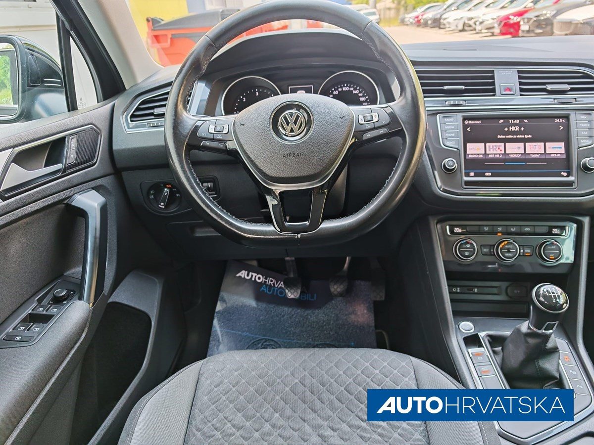 2017 Volkswagen Tiguan — fotografija 14