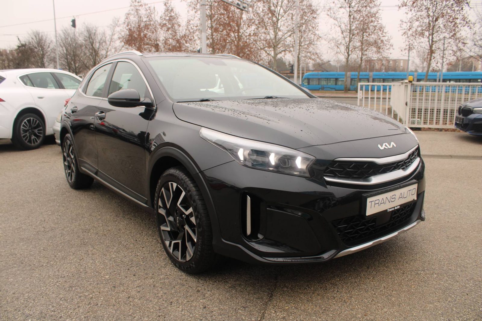 2023 Kia Xcee'd — fotografija 3
