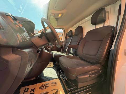 2021 Renault Trafic — sličica 16