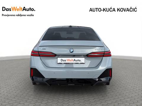 2025 BMW Serija 5 — sličica 6