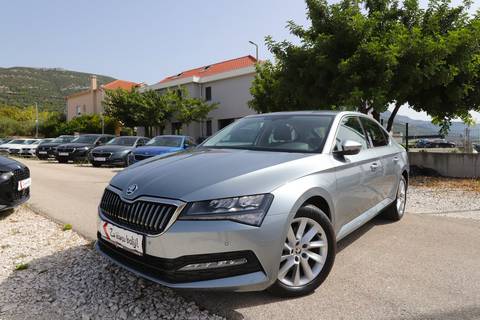 2021 Škoda Superb — sličica 14