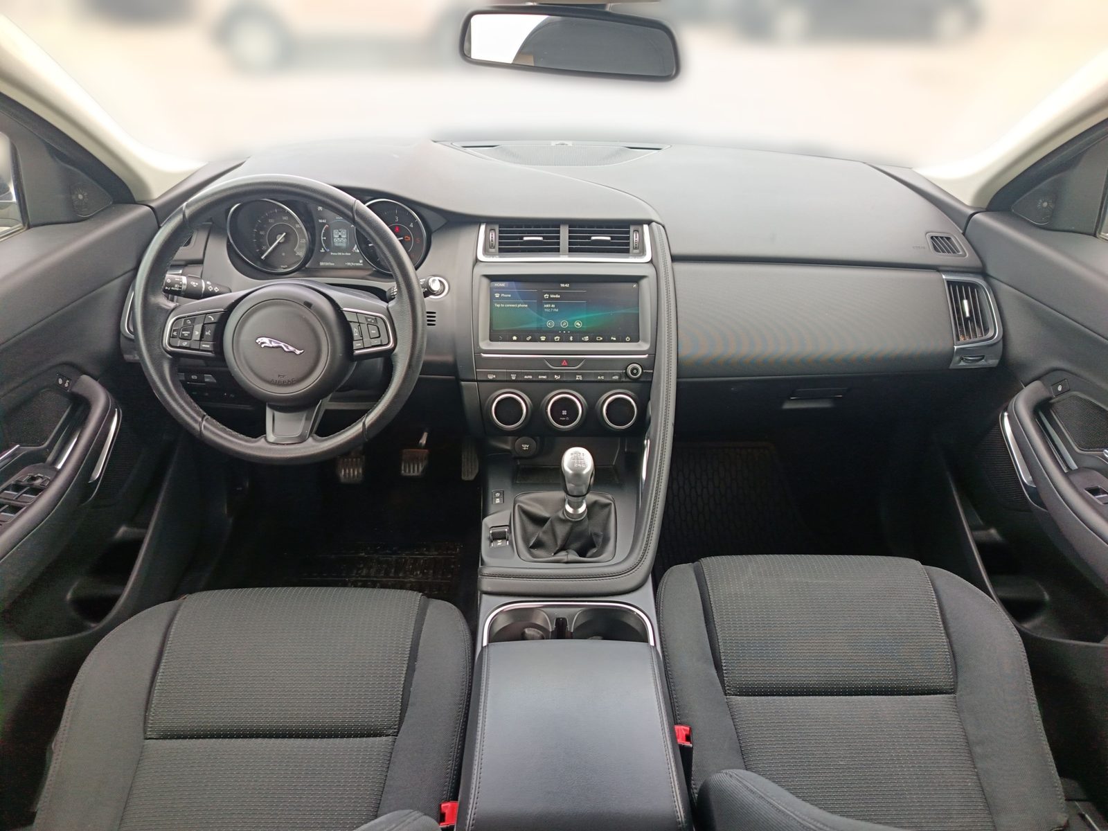2019 Jaguar E-Pace — fotografija 21