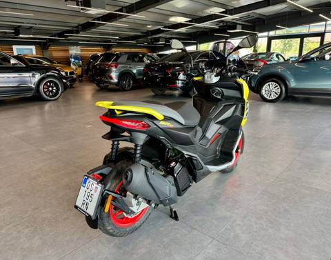 2025 Aprilia SR GT 125 — sličica 6