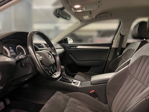 2021 Škoda Superb — sličica 13