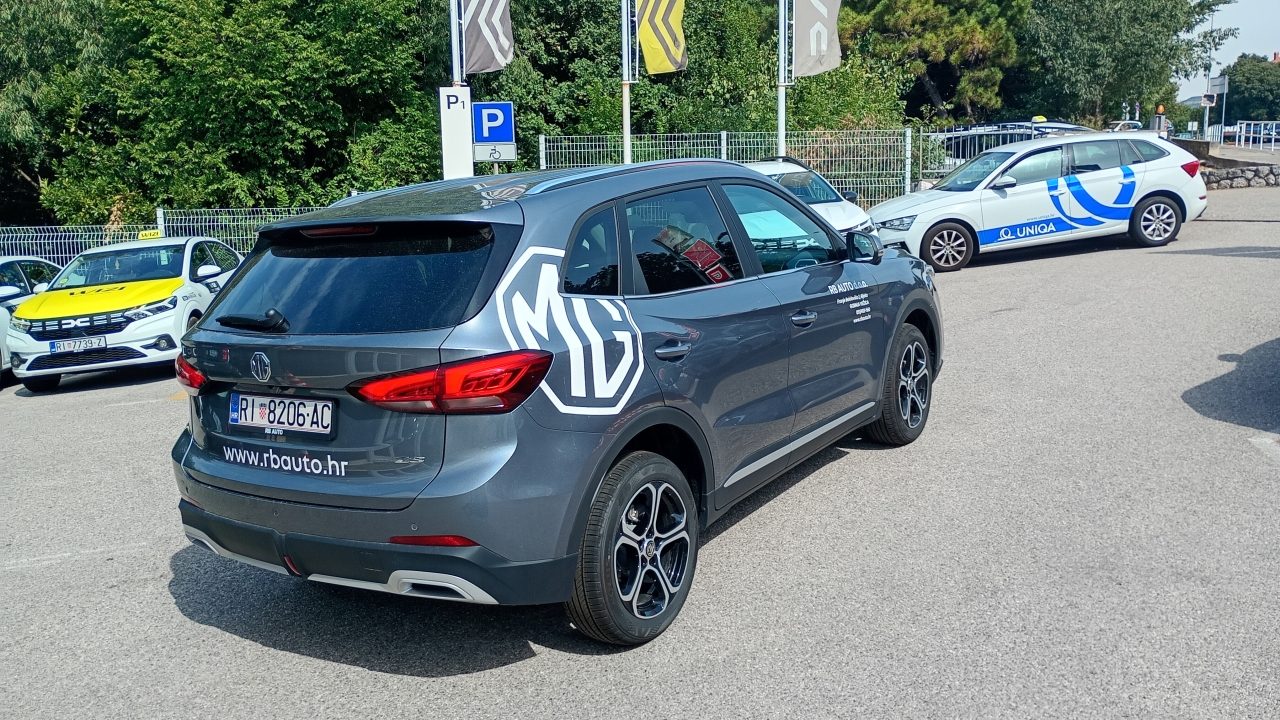 2026 MG ZS — fotografija 7