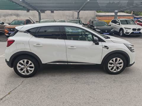 2022 Renault Captur — sličica 9