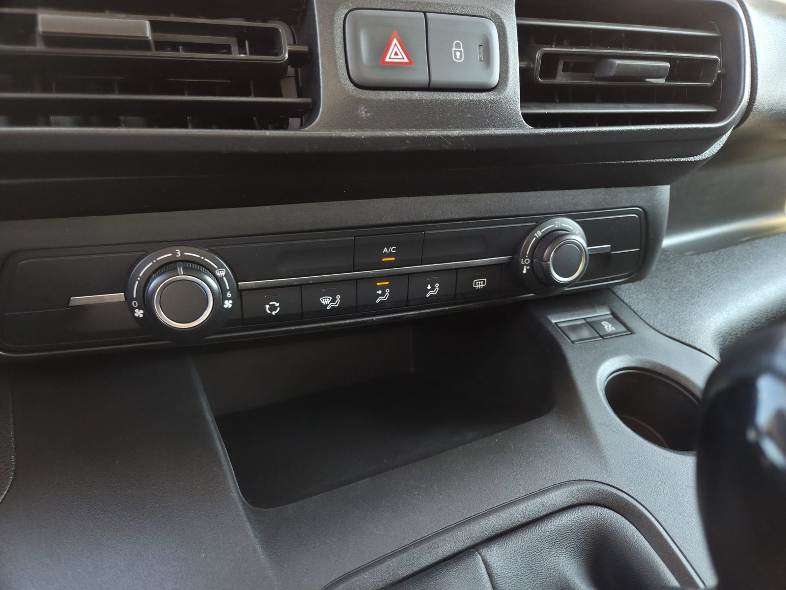 2021 Opel Combo — fotografija 13