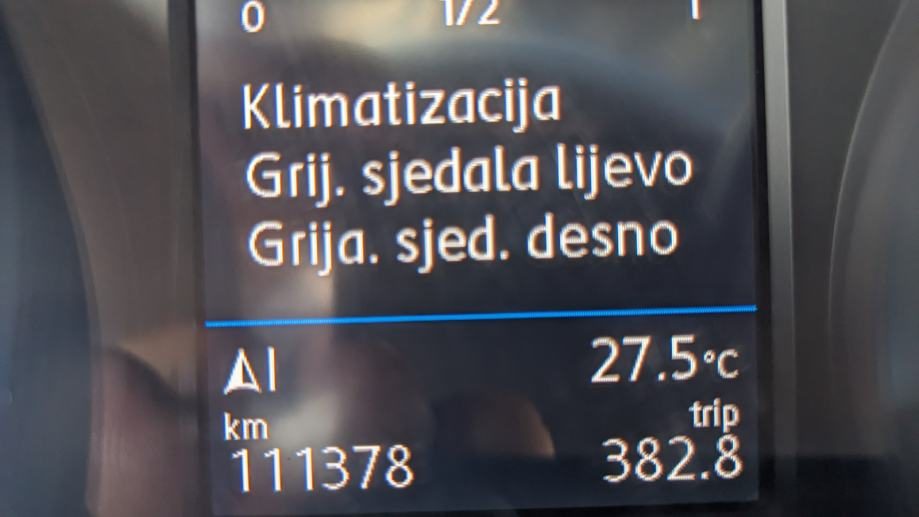 2023 Volkswagen Passat — fotografija 15