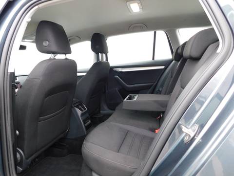 2019 Škoda Octavia Combi — sličica 10