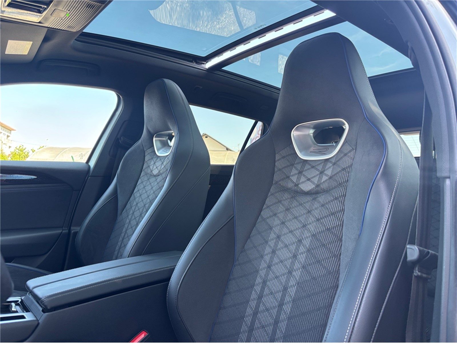 2024 Volkswagen Passat — fotografija 16