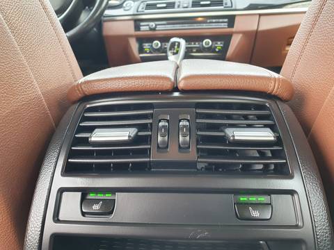 2015 BMW Serija 5 — sličica 23
