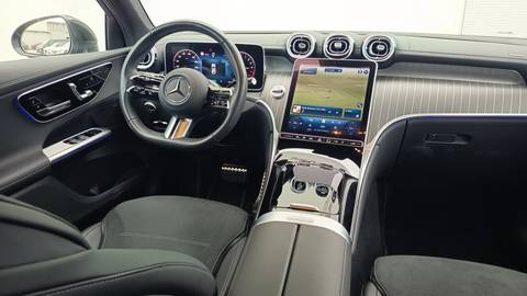 2025 Mercedes-Benz GLC — sličica 12