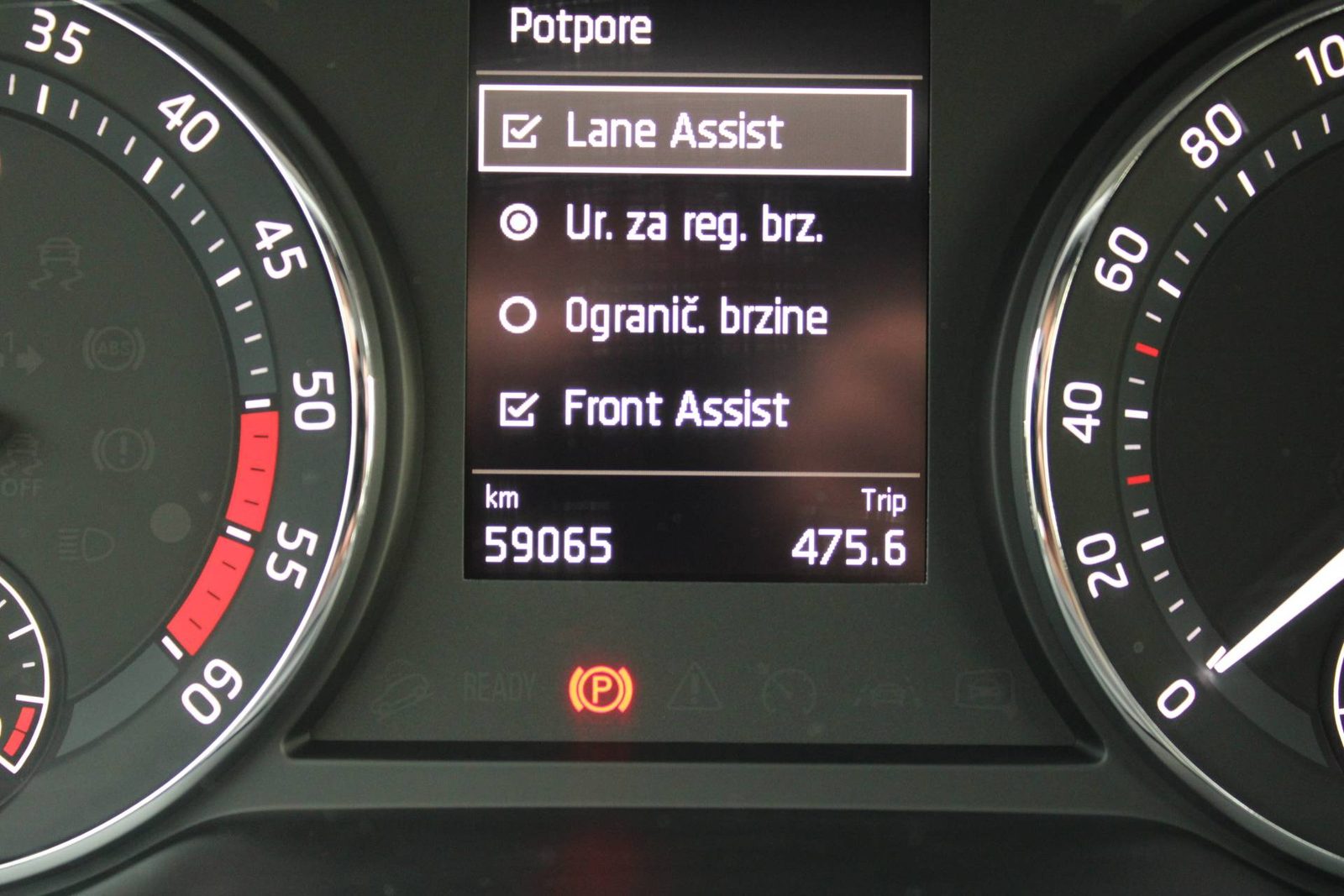 2022 Škoda Octavia Combi — fotografija 22