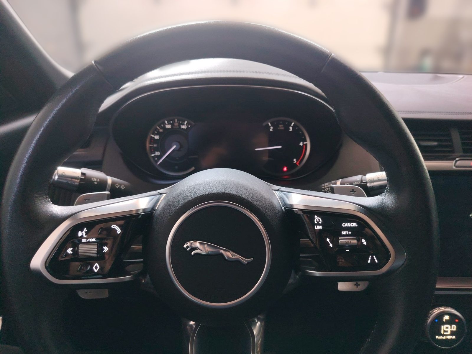 2022 Jaguar E-Pace — fotografija 17