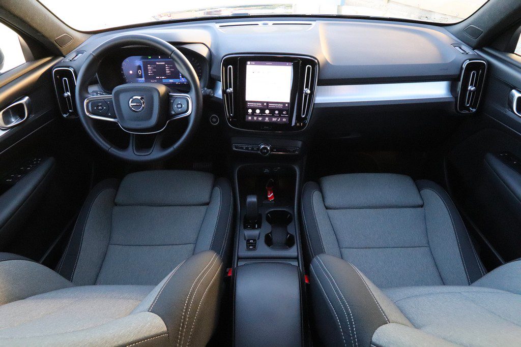 2026 Volvo XC40 — fotografija 5