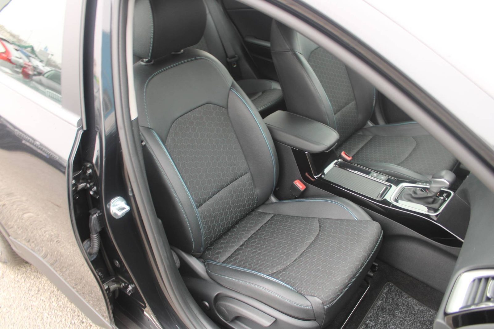 2023 Kia Xcee'd — fotografija 12