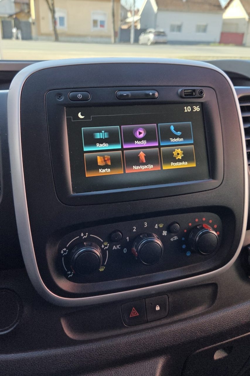 2020 Renault Trafic — fotografija 15