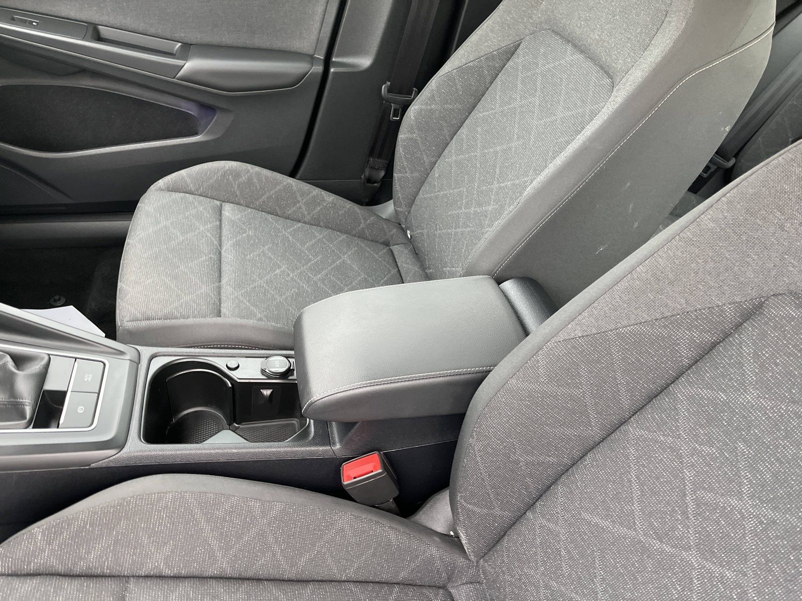 2024 Volkswagen Golf — fotografija 18
