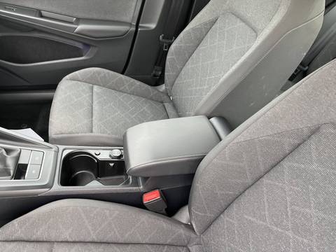 2024 Volkswagen Golf — sličica 18