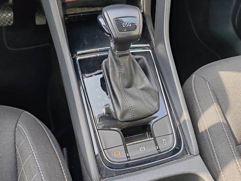2020 Škoda Karoq — sličica 16