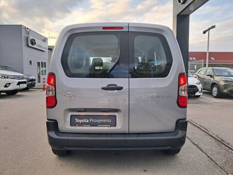 2026 Toyota Proace City Verso — sličica 3