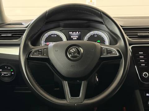 2020 Škoda Superb — sličica 9