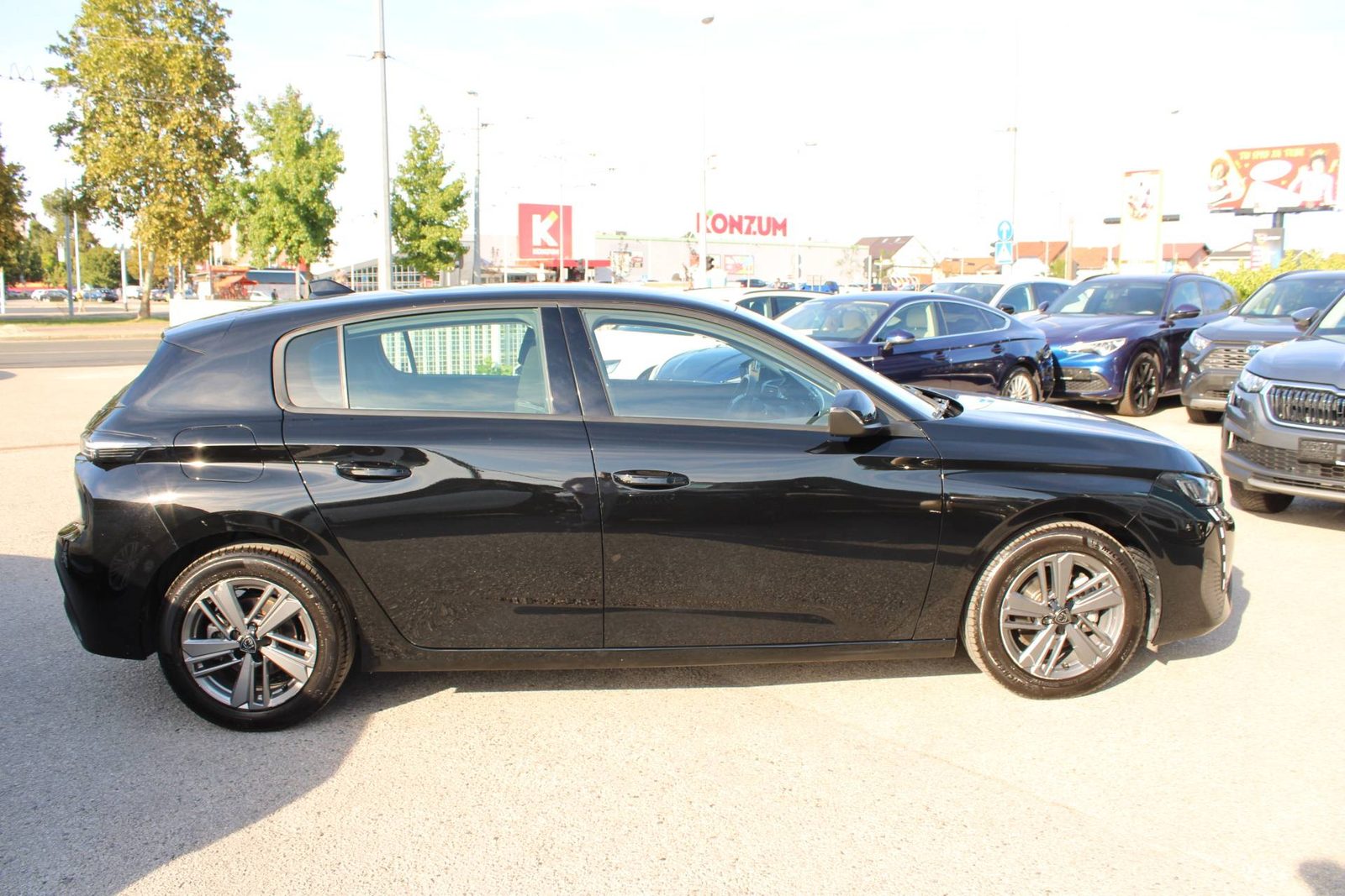 2023 Peugeot 308 — fotografija 4