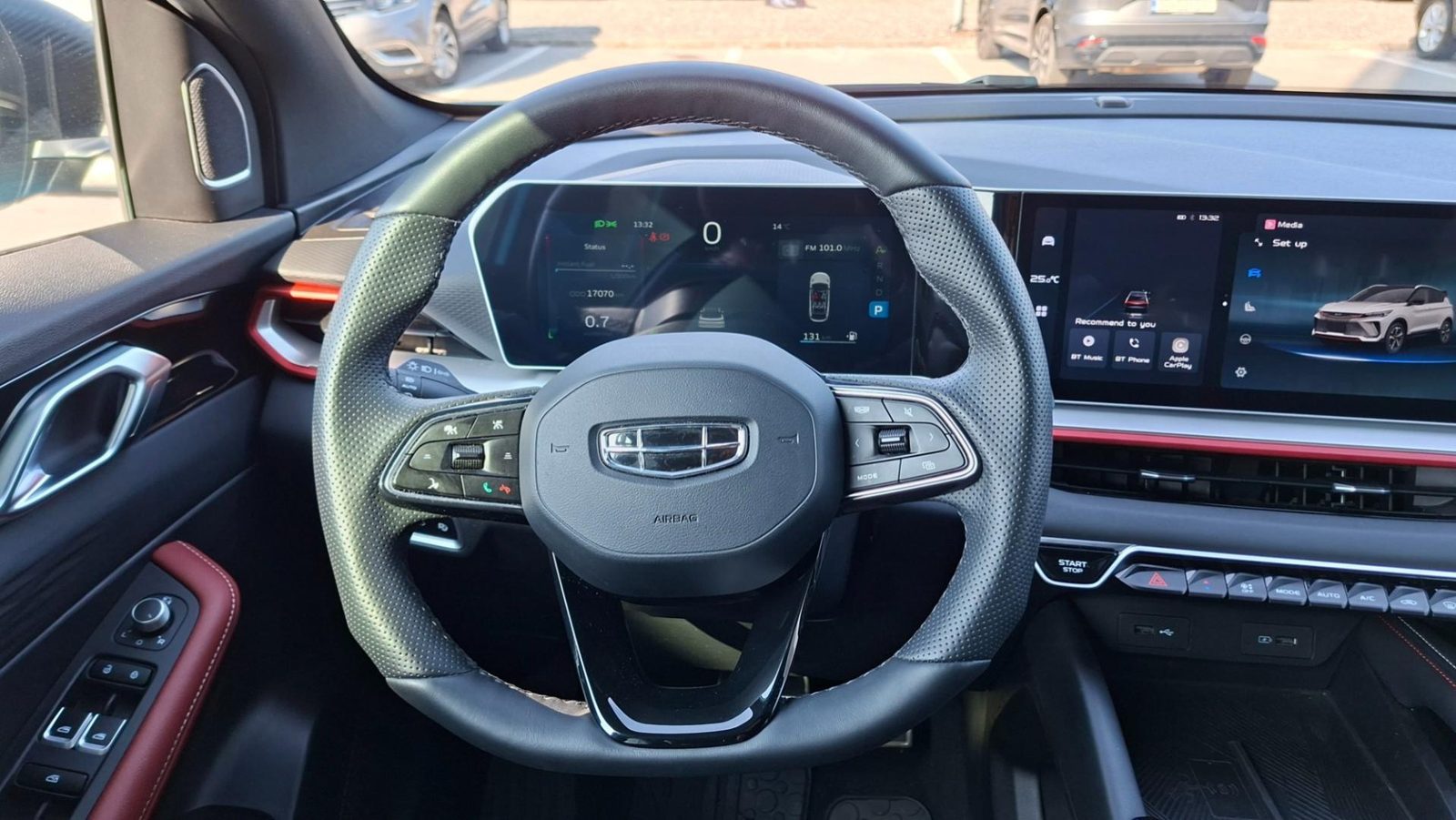 2025 Geely Coolray — fotografija 10