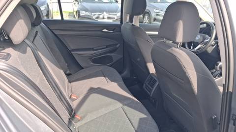 2024 Volkswagen Golf — sličica 10