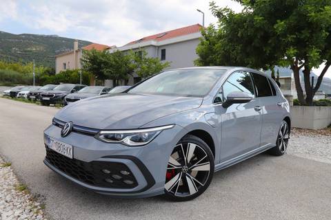 2021 Volkswagen Golf — sličica 14