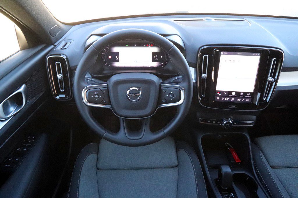 2026 Volvo XC40 — fotografija 11