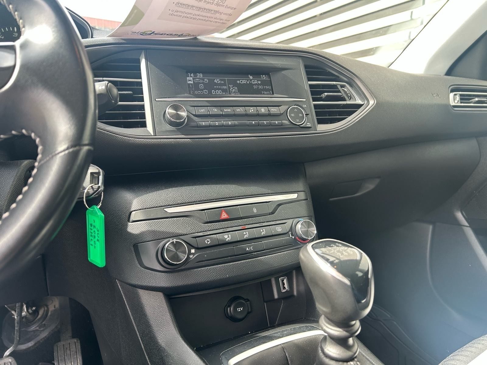 2020 Peugeot 308 — fotografija 12