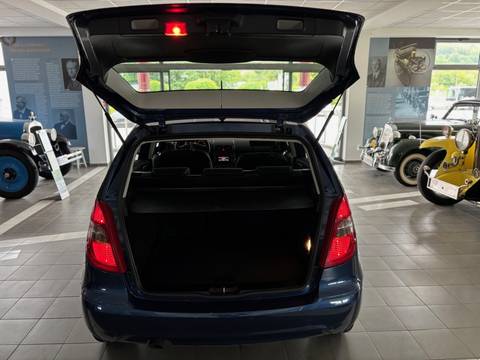 2011 Mercedes-Benz A-klasa — sličica 10