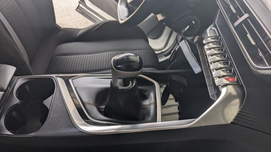 2019 Peugeot 3008 — fotografija 25