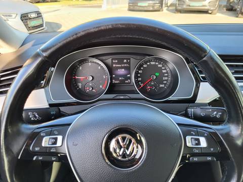2017 Volkswagen Passat — sličica 17