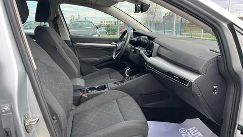 2024 Volkswagen Golf — sličica 9