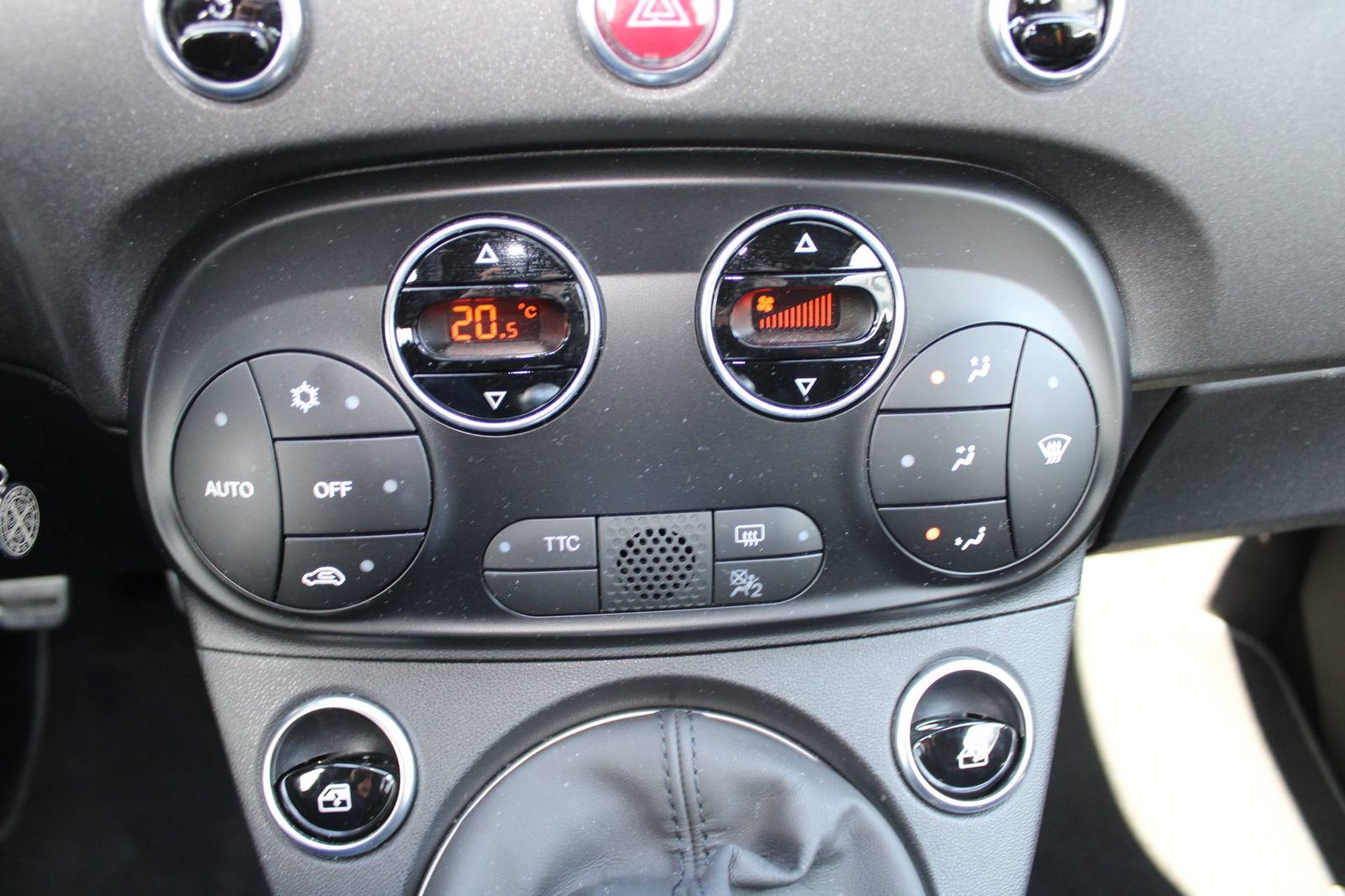 2023 Abarth 695 — fotografija 17