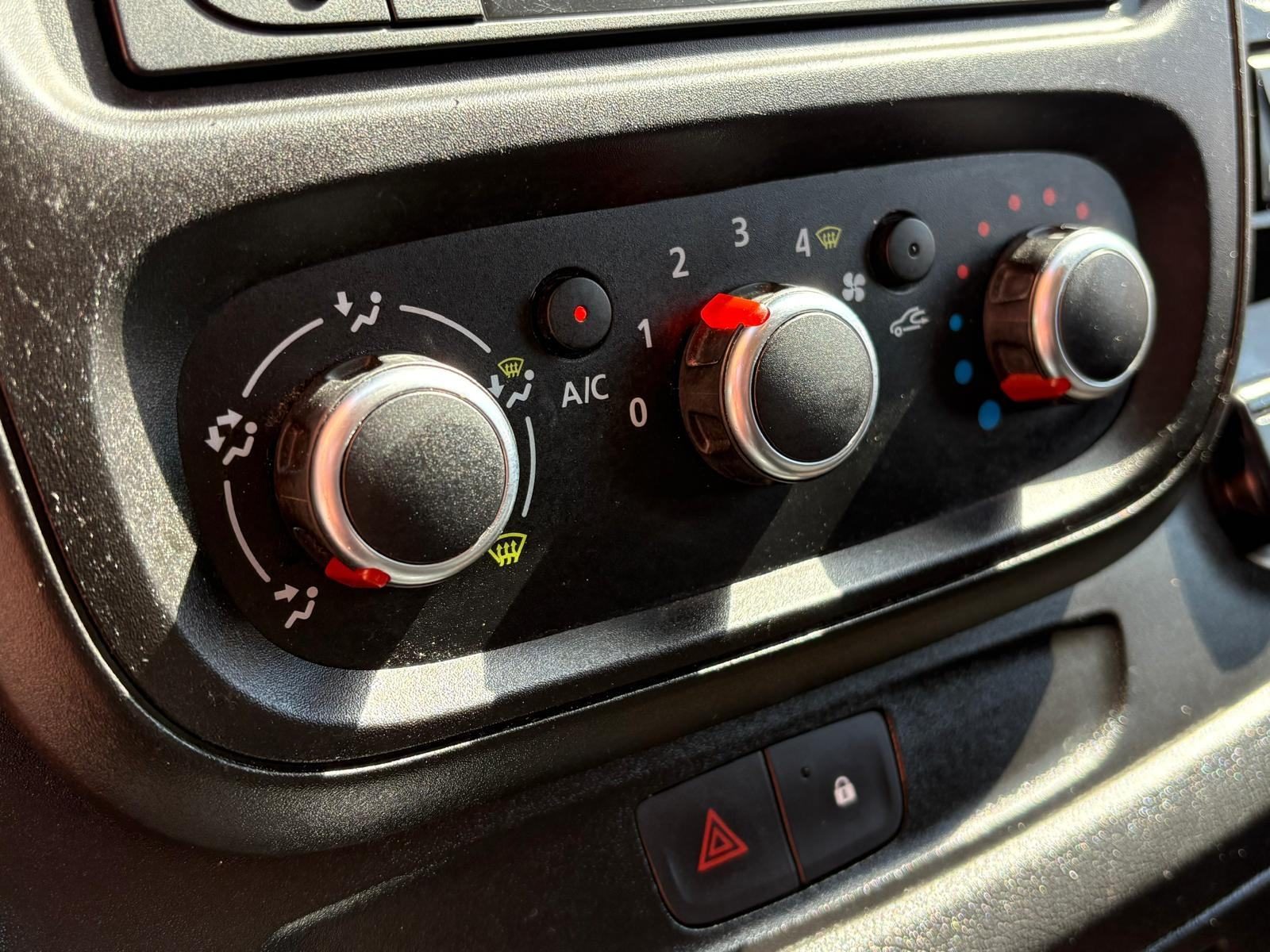2021 Renault Trafic — fotografija 7