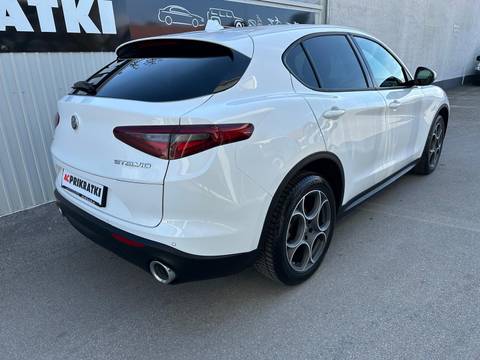 2018 Alfa Romeo Stelvio — sličica 5