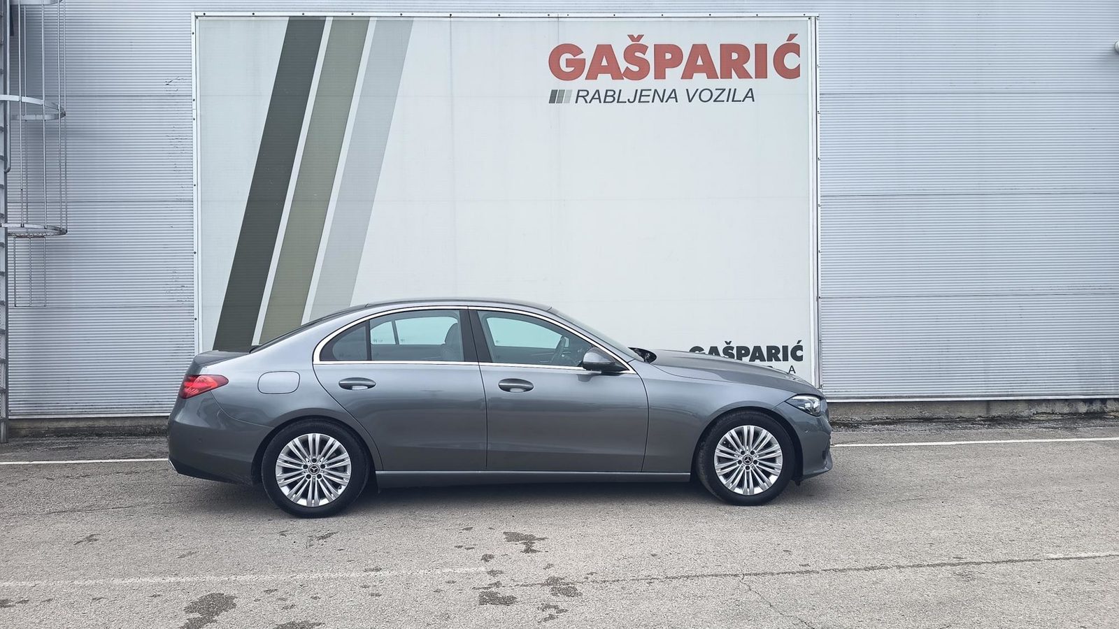 2025 Mercedes-Benz C-klasa Avantgarde — fotografija 3