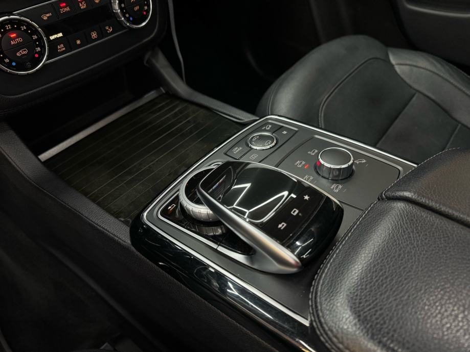2016 Mercedes-Benz GLS — fotografija 11