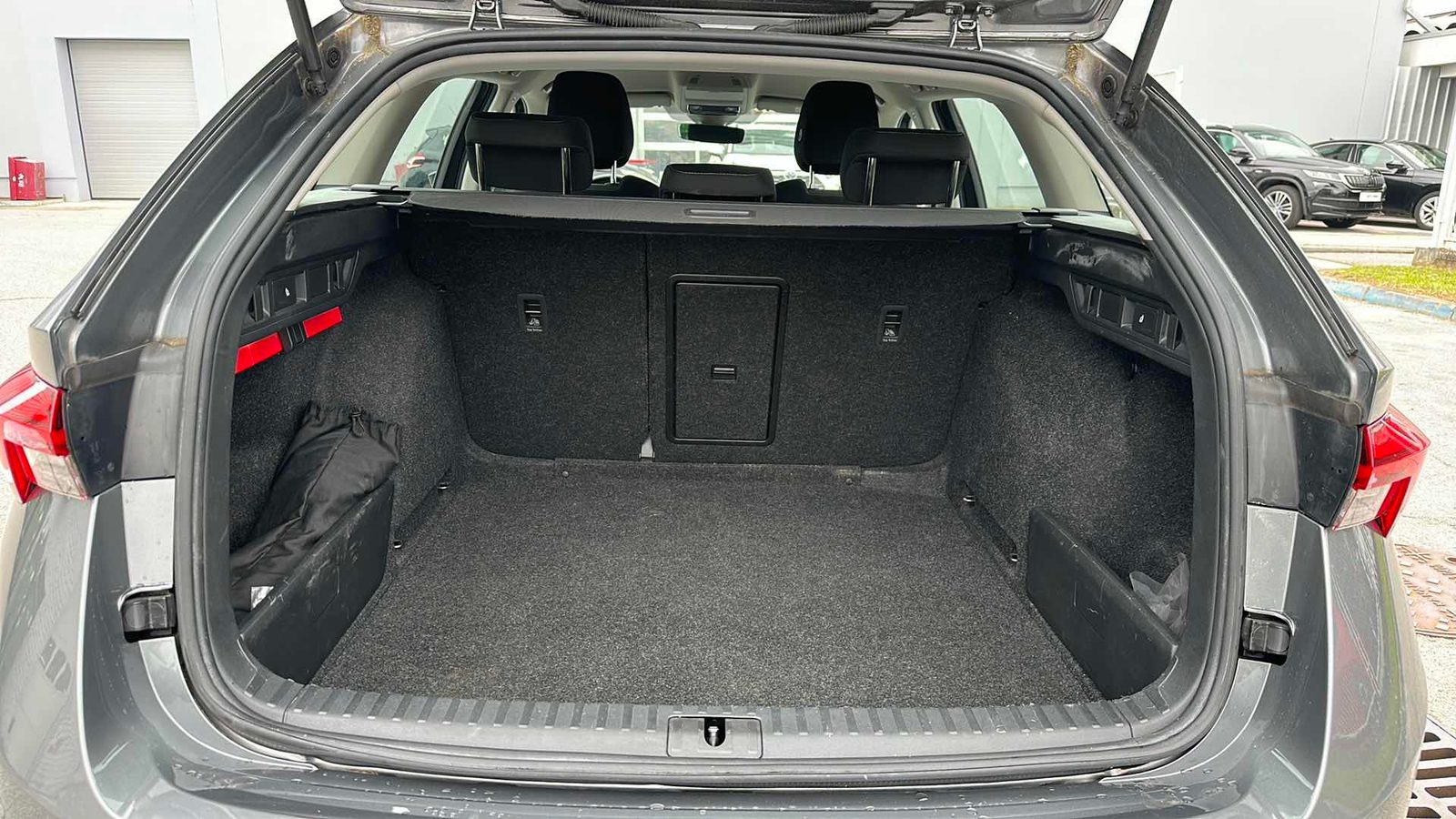 2022 Škoda Octavia Combi — fotografija 12