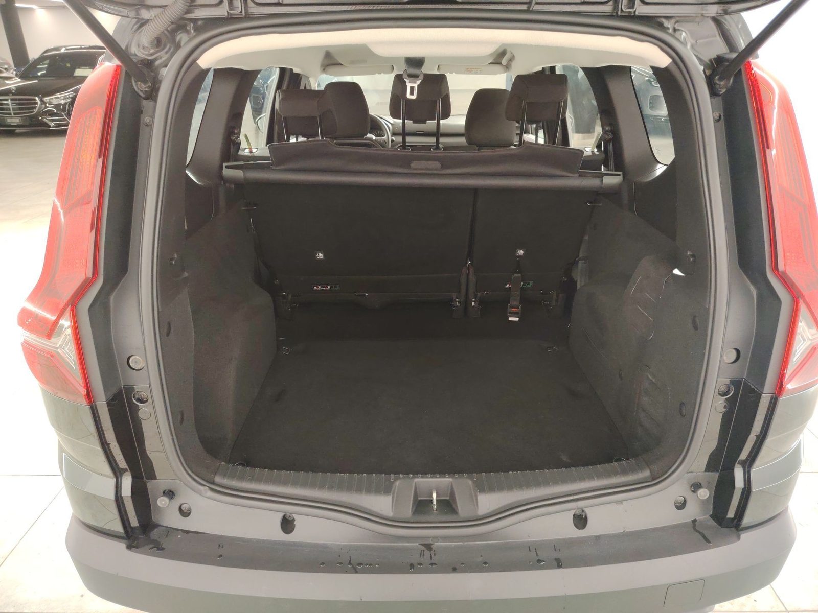 2023 Dacia Jogger — fotografija 12