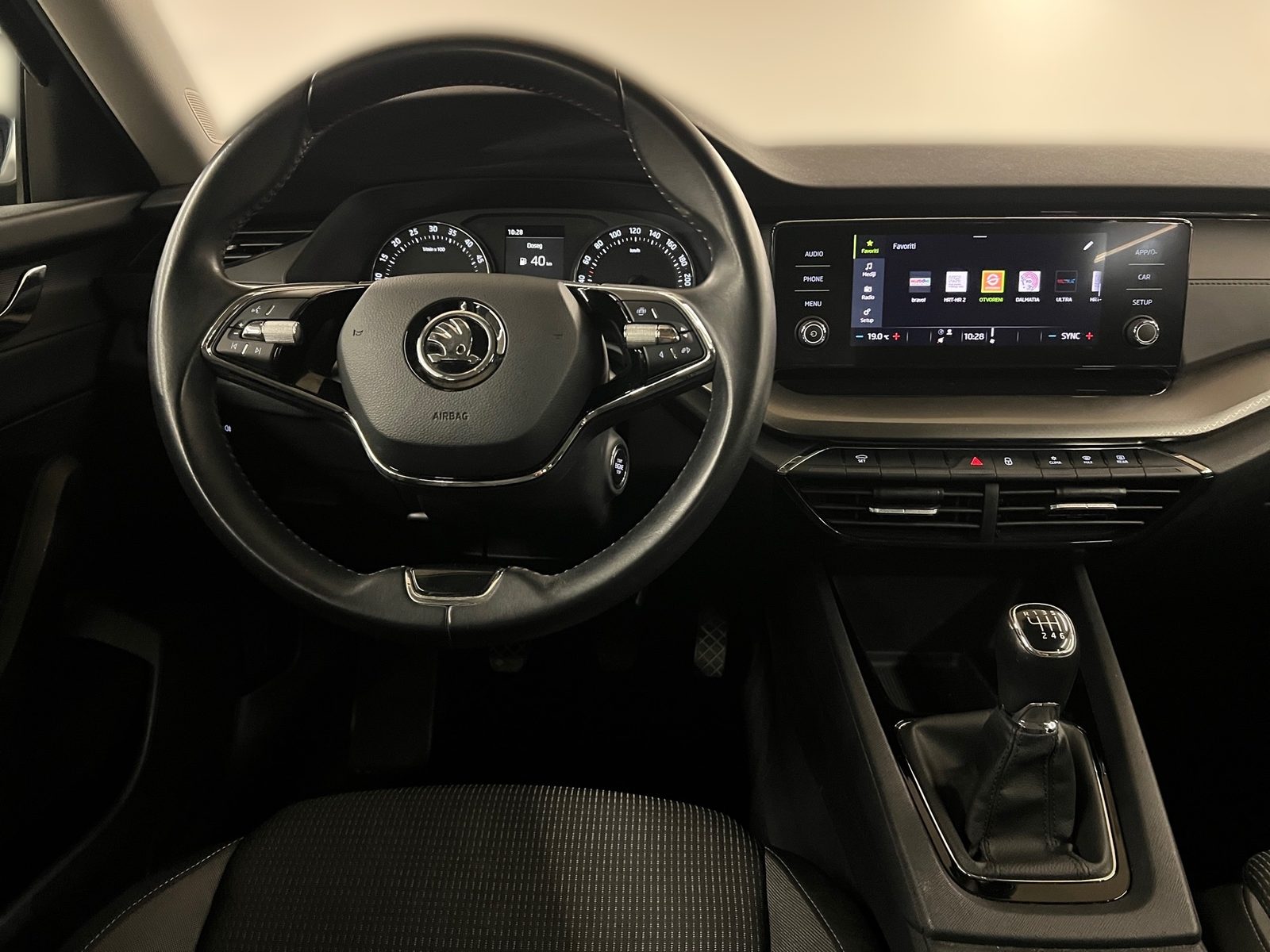 2022 Škoda Octavia Combi — fotografija 13