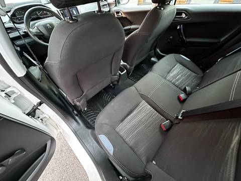 2019 Peugeot 208 — sličica 14