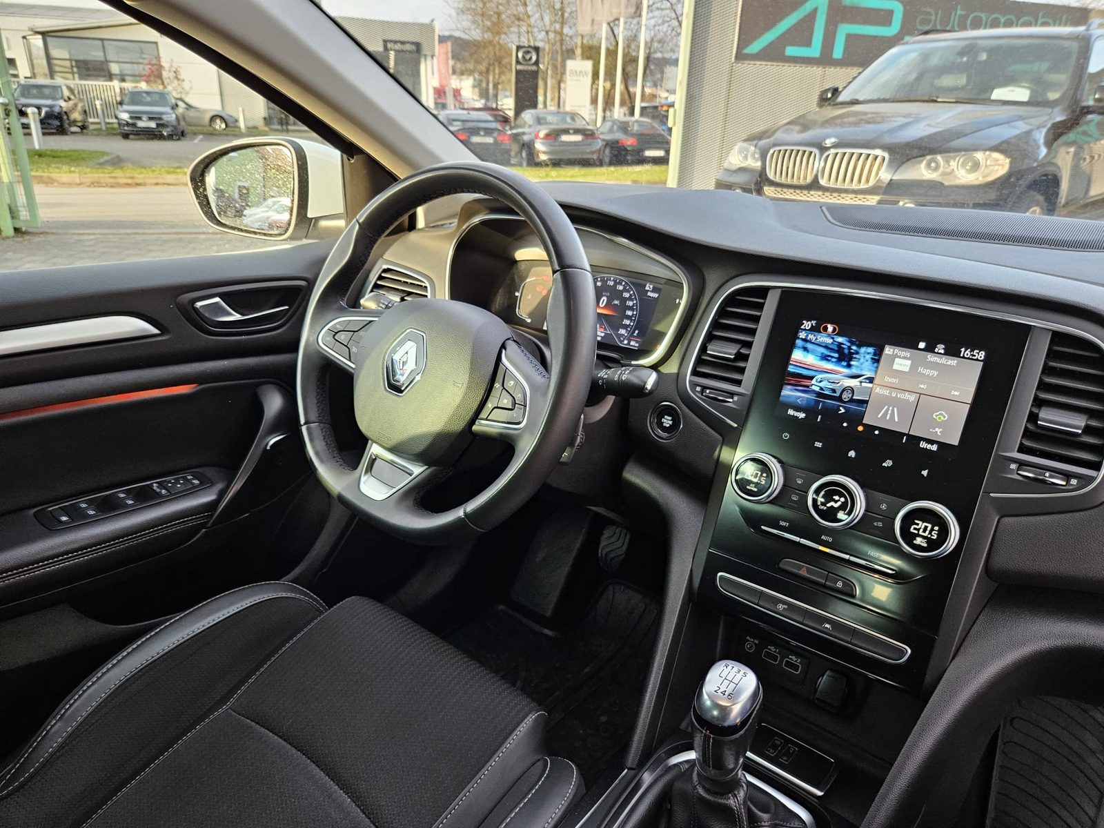 2022 Renault Megane — fotografija 16