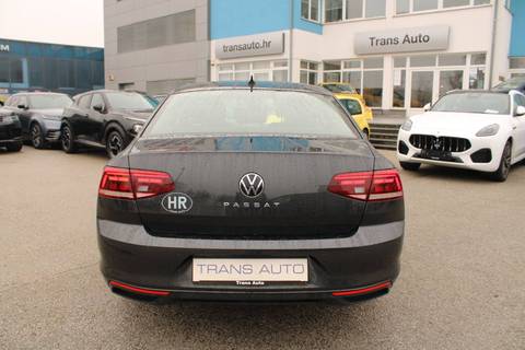 2021 Volkswagen Passat — sličica 6