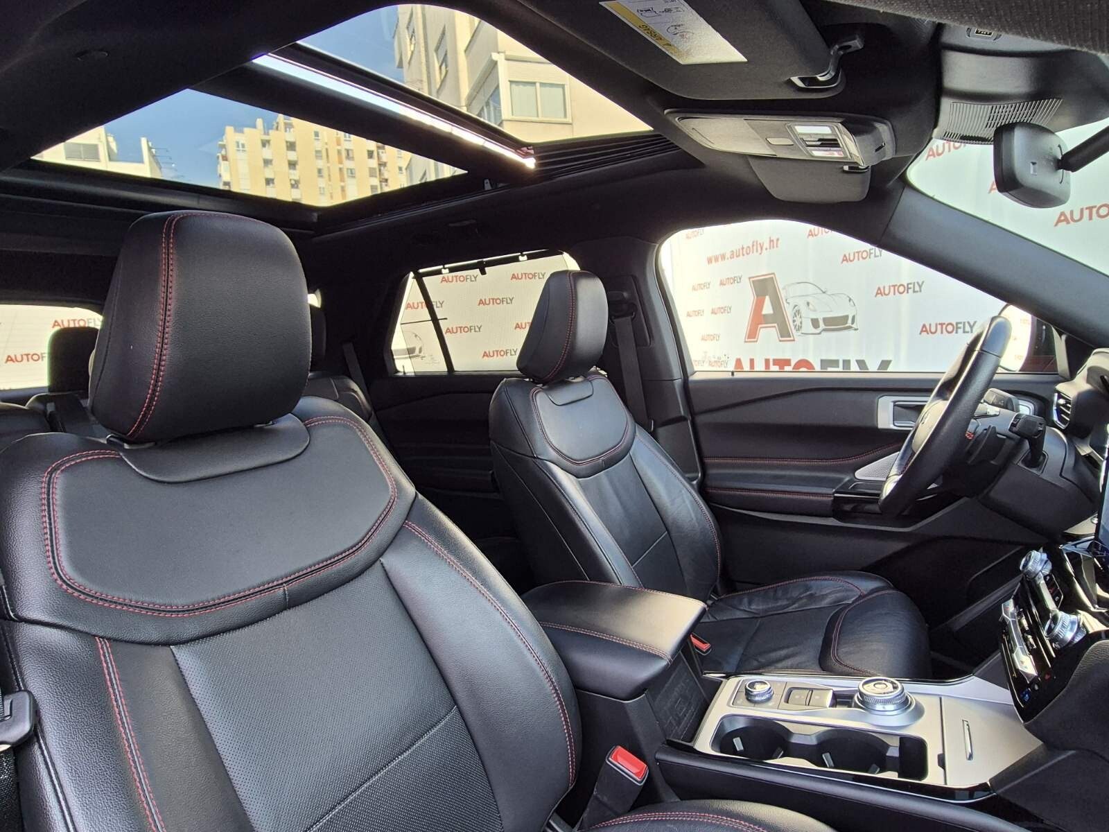 2023 Ford Explorer ST-Line — fotografija 19