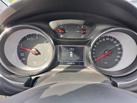 2019 Opel Astra — sličica 13